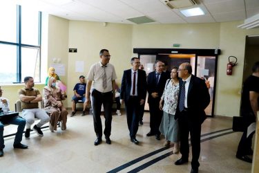 Read more about the article خلال زيارة فجئية أداها وزير أملاك الدّولة والشؤون العقارية للإدارة الجهوية للملكية العقارية بتونس : 70% من شهائد الملكية فورية.