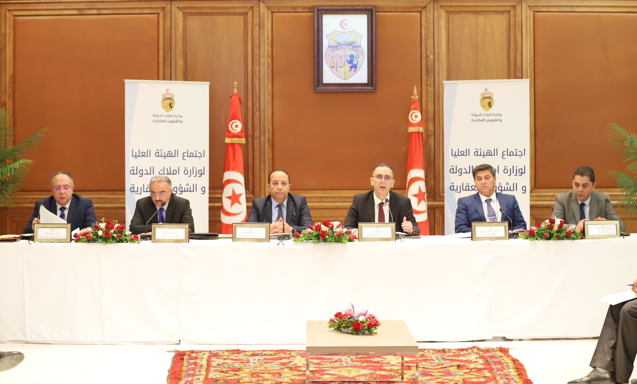 You are currently viewing Le ministre des domaines de l&rsquo;Etat et des affaires foncières préside la réunion du haut comité du ministère pour la période 2023.