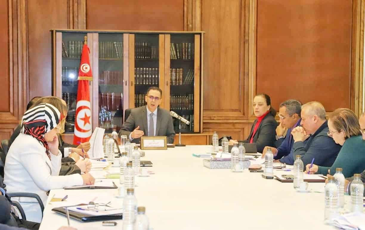 Lire la suite à propos de l’article 350 ha de terres domaniales sont nécessaires pour la réalisation et l&rsquo;aménagement des zones industrielles dans plusieurs régions.