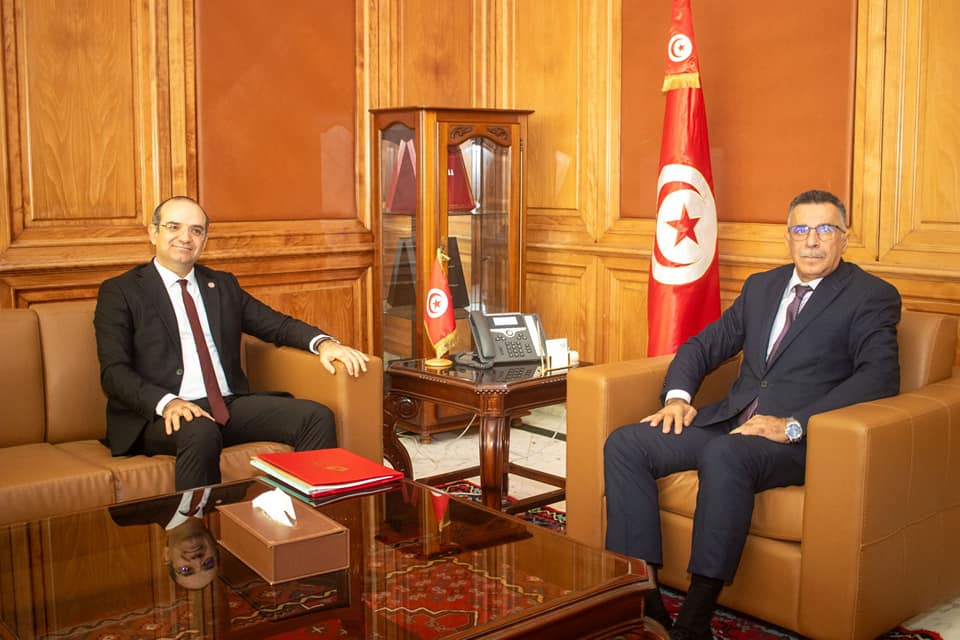 You are currently viewing Séance de travail au ministère des domaines de l&rsquo;Etat et des Affaires Foncières pour examiner les questions foncières avec l&rsquo;instance indépendante pour les Elections.