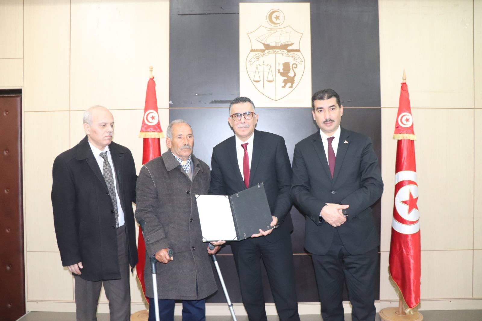 You are currently viewing من جندوبة : وزير أملاك الدّولة والشؤون العقارية يعلن عن تخصيص عقارات دولية لإنجاز برنامج السكن الاجتماعي وعديد المشاريع العمومية والاستثمارية.