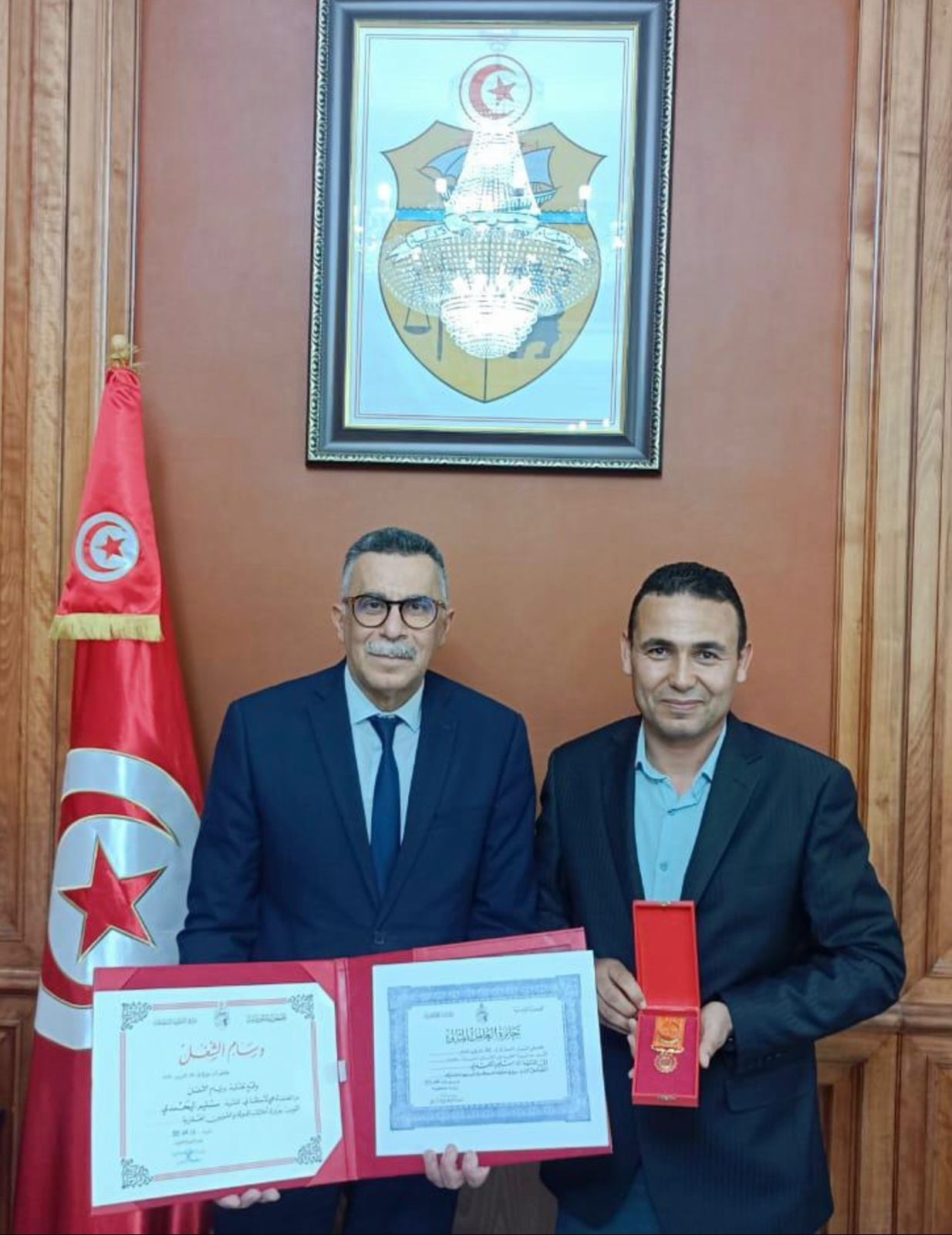 You are currently viewing وزير أملاك الدولة والشؤون العقّارية يؤكّد دعمه للكفاءات والإطارات الشابّة بالوزارة